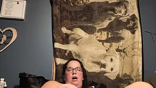 After being left without any kind of attention from my husband. I find time alone to please myself and have a little fun