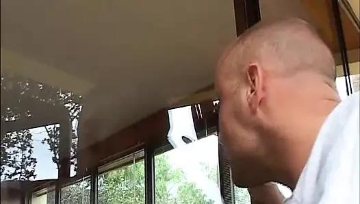 Роскошный клик с диким сексом на улице