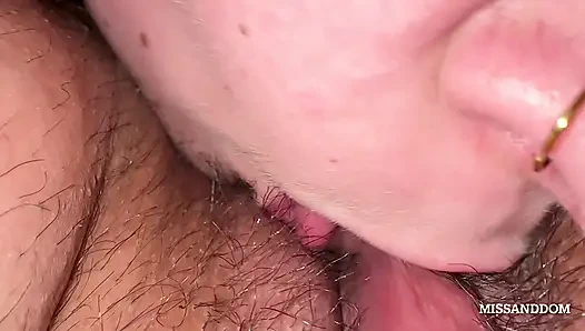 Klitoris besar lesbian masc dipuasin sama femme seksi