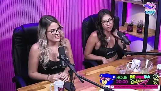 Bruna carlos dan luciana picchi si cewek hot lagi asik ngomong jorok