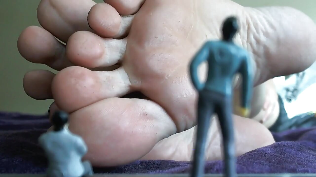 Giantess Tiny Man POV Foot Ignore