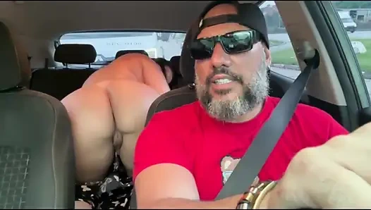 Saya meminta pengemudi aplikasi Uber untuk meniduri vagina saya di motel, saya memberinya rasa yang enak