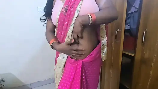 Sabita полностью наслаждается номером в отеле