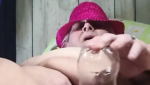 Memek sange cewek ini dientot habis-habisan sama kontol besar sampai matanya menganga lebar