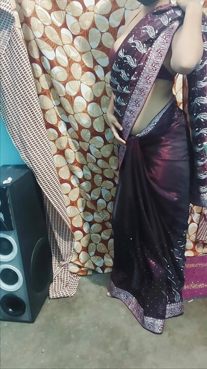 Bhabhi ki hard chudai kardi reel banane ke bahane me