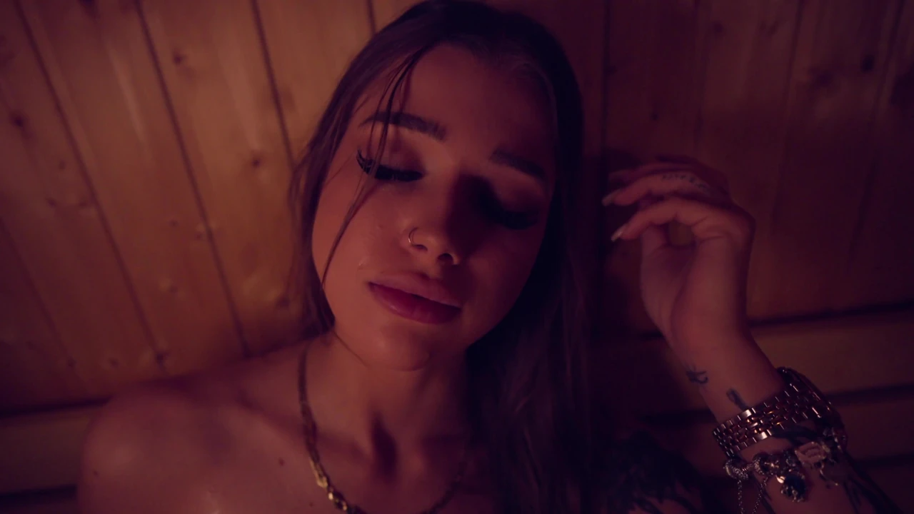 Olivia Sparkle - Temizlikçi Olmanın Söylenmemiş Faydaları *İleri Sauna Tasing* 4K