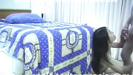Özel Taylandlı amatör tan anal kovboy kız yapıyor, yerde domaltıyor, güzel kız ağzına boşaltıyor, profesyonel model.