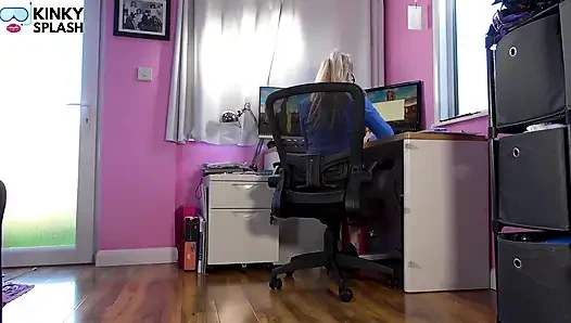 Гидрокостюм под моей офисной одеждой выставили и наказали