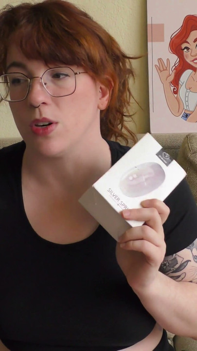 NSFW Recenzie a spring silver de la Bad Peach