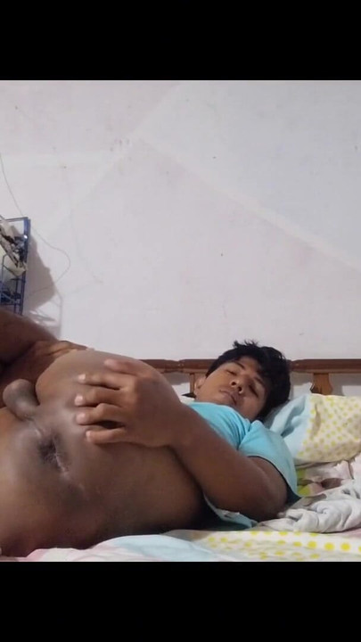 Thrilling moment from "Young Indian with huge buttocks"