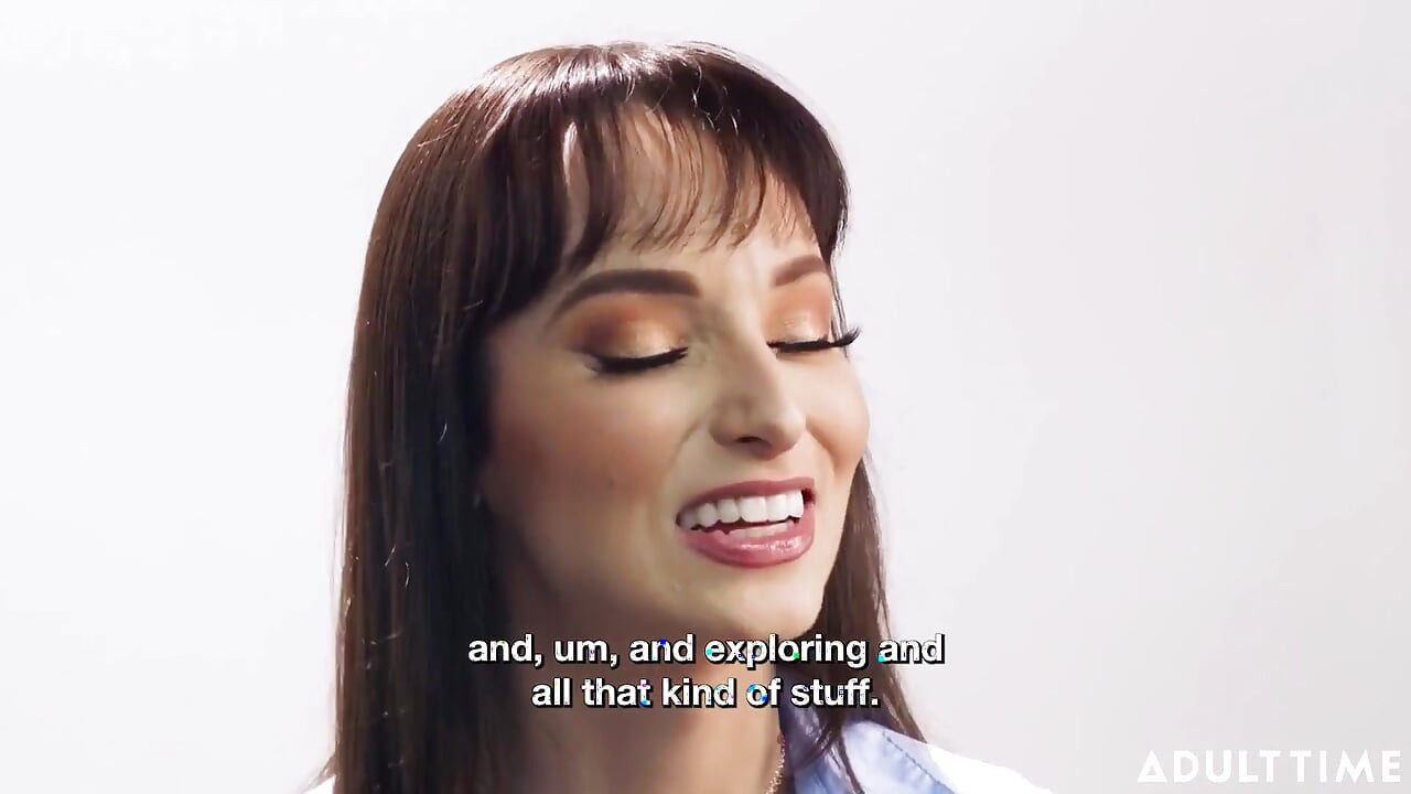 Lexi Luna menganjurkan parti mainan seks nakal!
