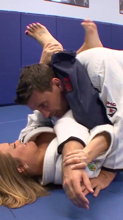 来自的惊心动魄时刻 "拥有完美奶子的黑发女大学生想要颜射"