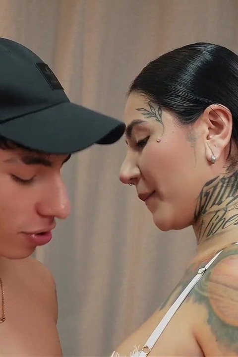 Afternoon of Games with My Sister-in-law Ends up Paying a Bet with Her Tight Pussy - Estebangamboa Ft Larola