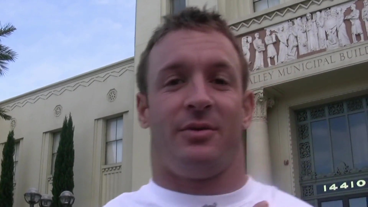 Sexual Gifts Scene-3 Brunette Teen with Small Tits Sindee Jennings Enjoys Ending up with Her Face Full of Cum