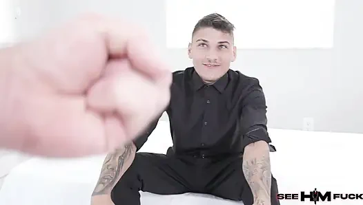 Charmer Victor Ray Gets His Feet Worshiped By Lolly Dames!