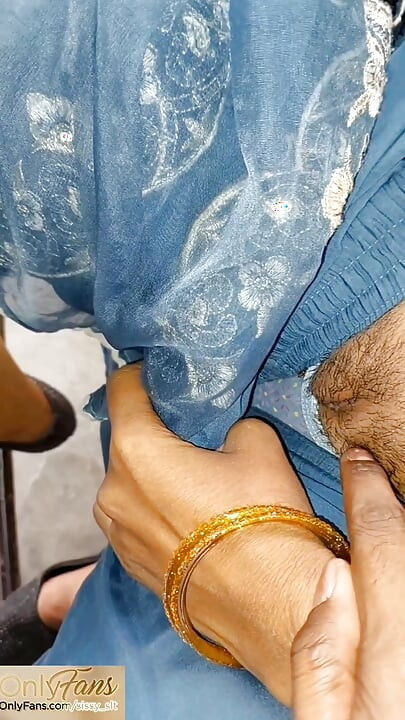 Hijabi Girl Outdoor Risky Oral Sex with Small Cock