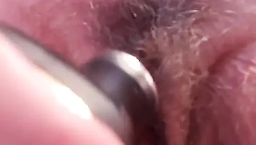 Çalıyı tıraş ediyor