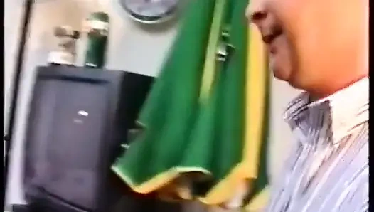 Olgun bir kız özel öğretmeni tarafından sikiliyor