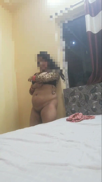 Büyük göğüsler, büyük göt, büyük amcık - çok büyük ve seksi | Klip 1