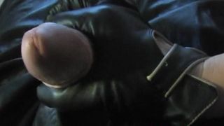 Arschlady Angelique Fucking Blowjob with Leather Gloves !!