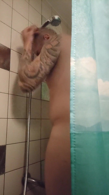 Must-see moment from "shower after fitness"