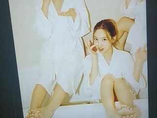 Twice Nayeon Chaeyoung feet tribute