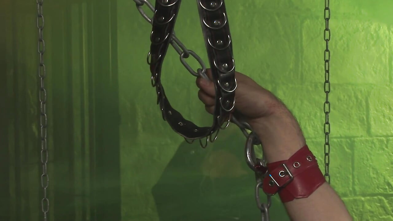 Dominatrix uses sex slave stud for her fucking pleasure