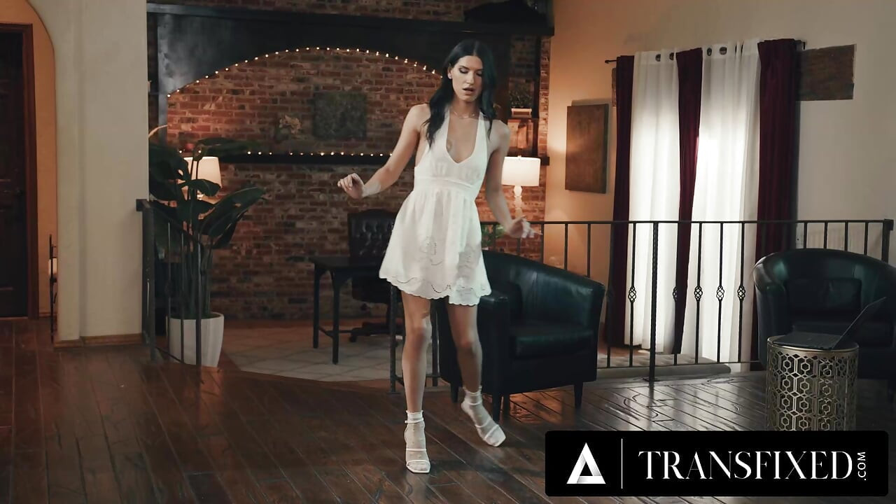 TARFIXED - ザリア・オーラがミルフ・ディー・ウィリアムズからダンスレッスンを受け、その後激しいトランスセックス
