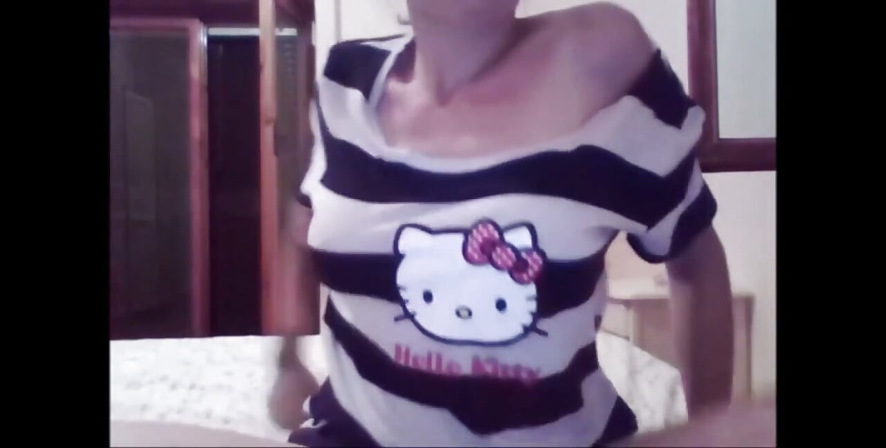 Chantal Channel sigue sorprendiendo con sus pedos sonorosos que salen del hermoso culo