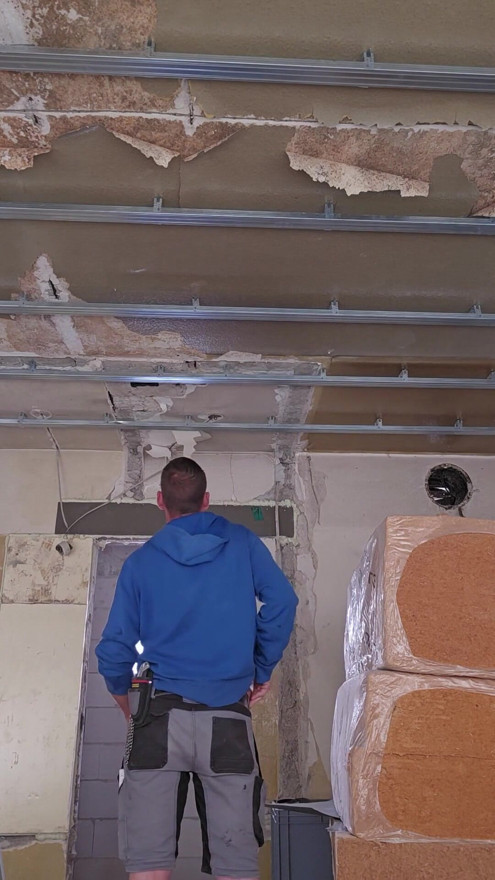 I get it with a dildo and there are people at work next door | Clip 1
