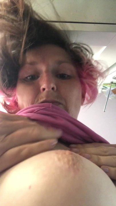 Weird n wonderful Rachel Wriggler plays with her hair and tits whilst having a funny five minutes | Clip 1