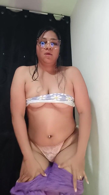 Táncolok és meztelenkedem neked, mit gondolsz, hogyan fog kinézni? | Klip 1