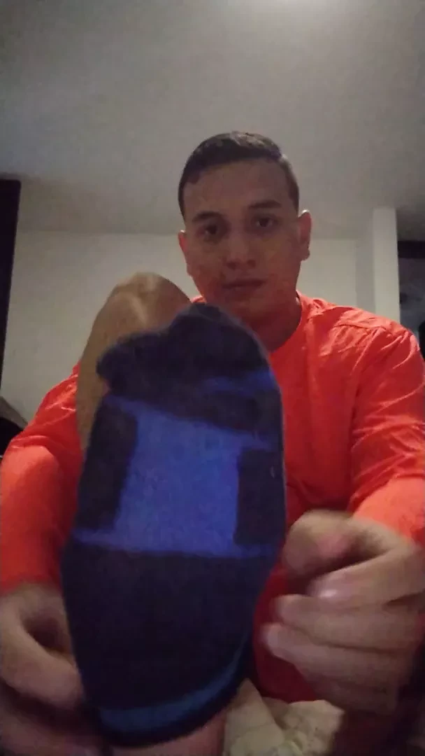 the most delicious latin feet to suck