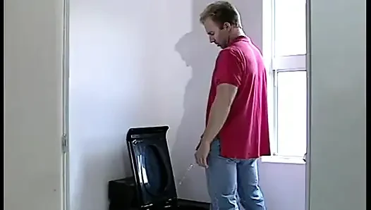 Hungriger ehemann findet seine ehefrau in der dusche und fickt sie hart