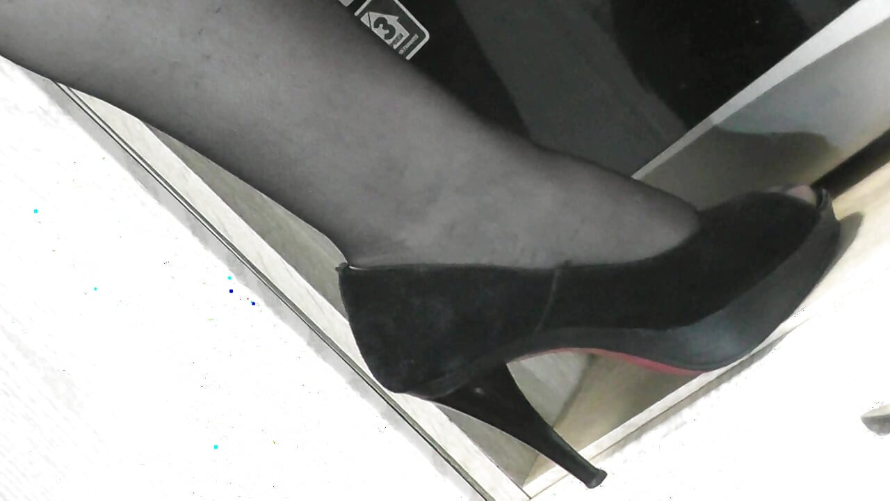 Homemade porn video. Striptease show in kitchen. Sex solo mature Milf Ass Big natural tits Hairy pussy Shaved. Fetish Stockings