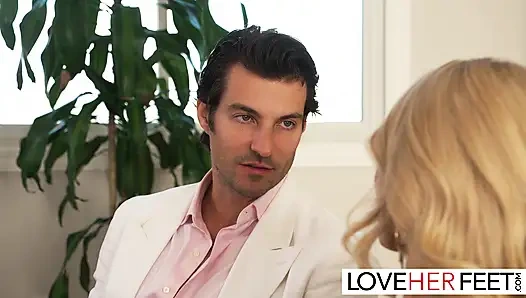 Tätowierte MILf-blonde sarah Jessie leckt und geknallt