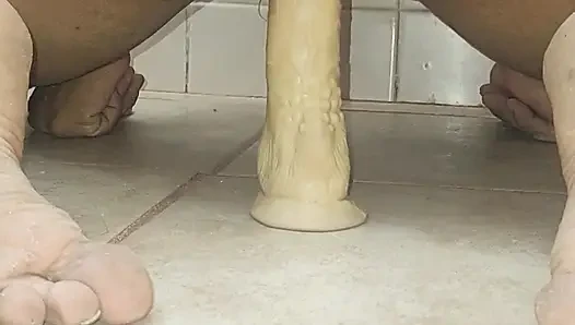 Eşcinsel motelde biniyor