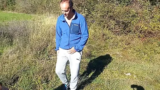 Natürist olmayı ve sikilmeyi seviyorum.