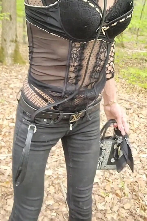 A Transvestite Whore in Jean's G-star Raw Shows off to the Watchers in the Forest of Brunoy at the Napoléon Vanessabitchx