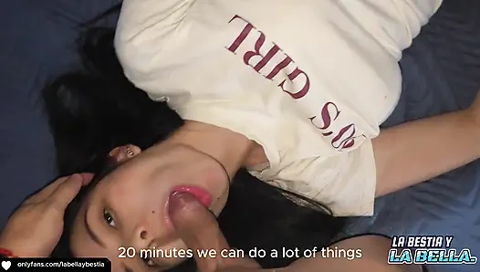 Cowok ini ngentot memekku yang kaya raya dan kontol besarnya muncrat di wajahku