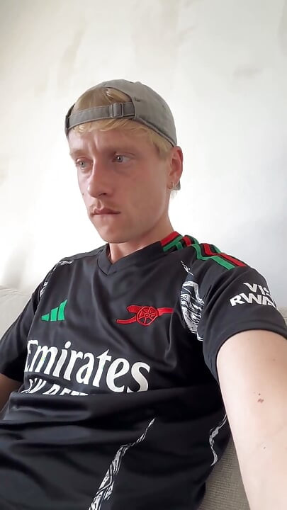 Horny Arsenal Bro Jerks off