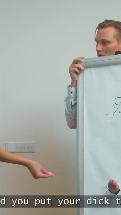 LOAN4K. Enge muschi war in diesem büro gerade geleckt | Clip 1