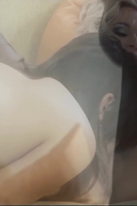 Jana eufrat ile ateşli lezbiyen seks yapıyor