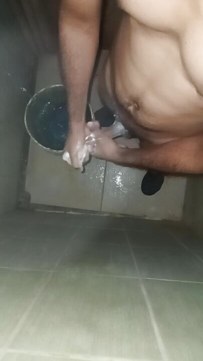 Slim guy takes his shower to masturbate