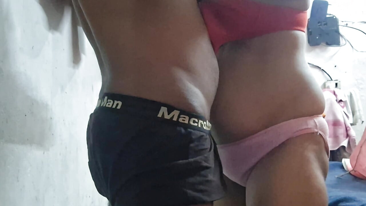 Busty Banuu Bhabhi's Pussy Fucked by Putting Dick in Her Pussy