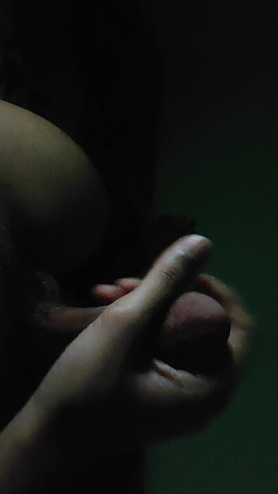 ชักว่าวควยแข็งใหญ่ในบ้านคนเดียว