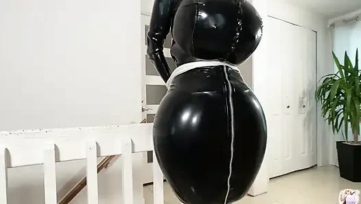 Body Inflation Dreams in Latex - I Love Reading About BDSM, It Turns Me on so Much!