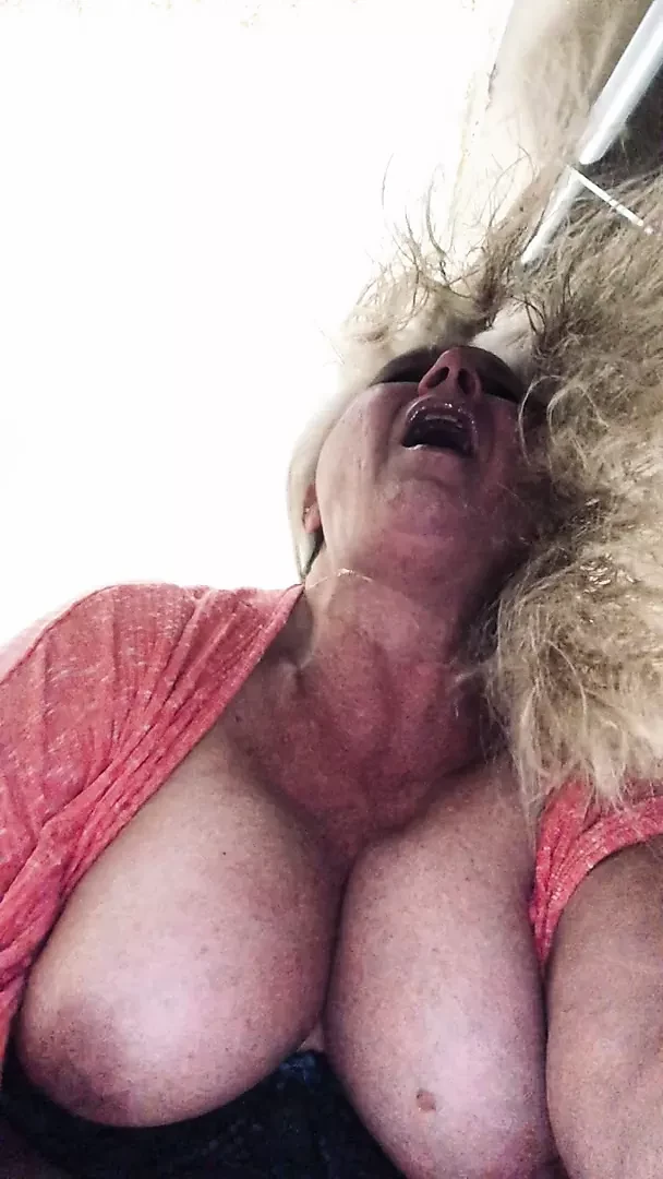 Hard masturbation from behind