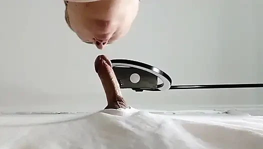 Eine freundin lutschte einen schwanz und nahm sperma in ihren mund