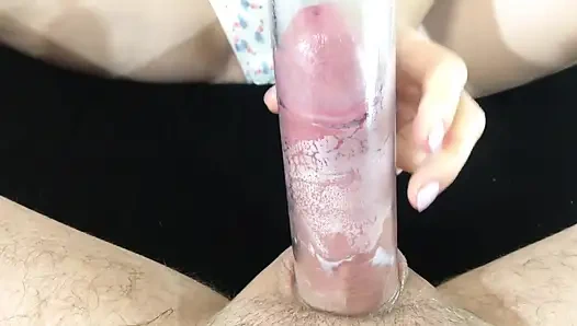 Моя жена нашла не стандартное применение для массажера шеи. Моему хую это понравилось.